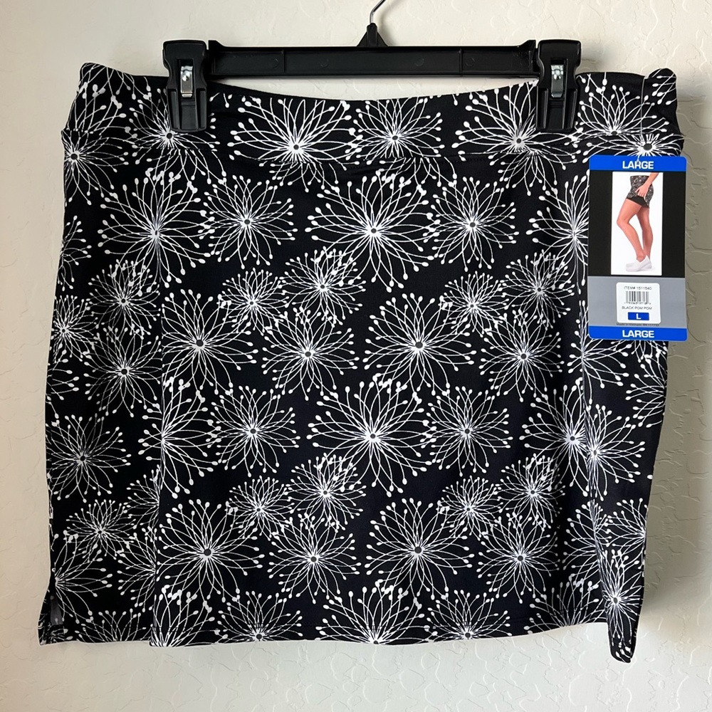 Black and White Women’s Athletic skort
